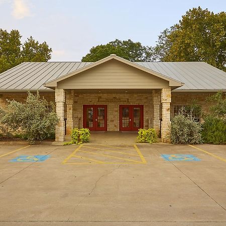 Fredericksburg Inn And Suites Exteriér fotografie